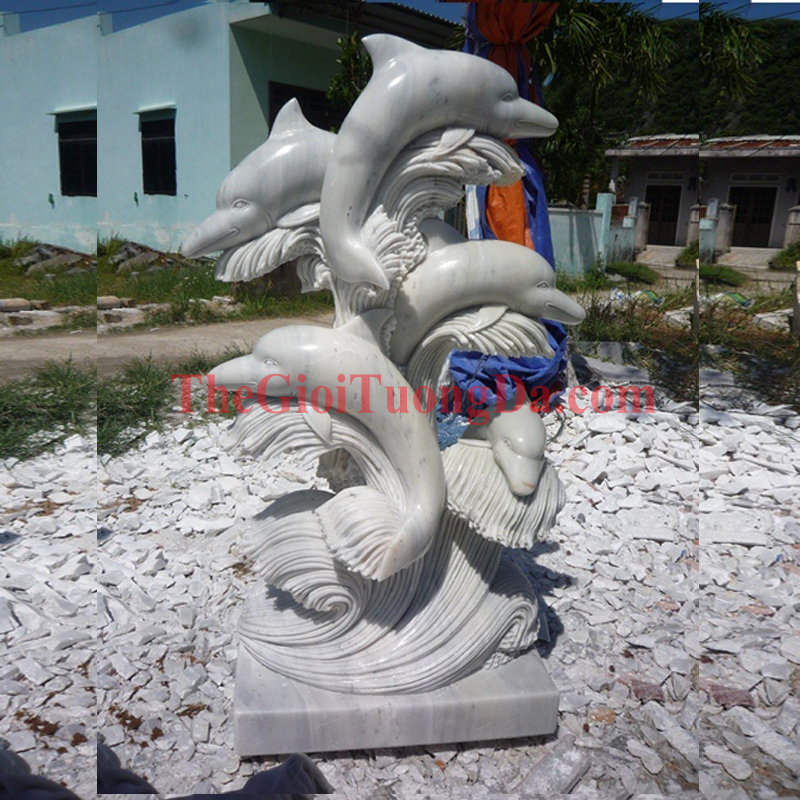 The Dolphin Statue